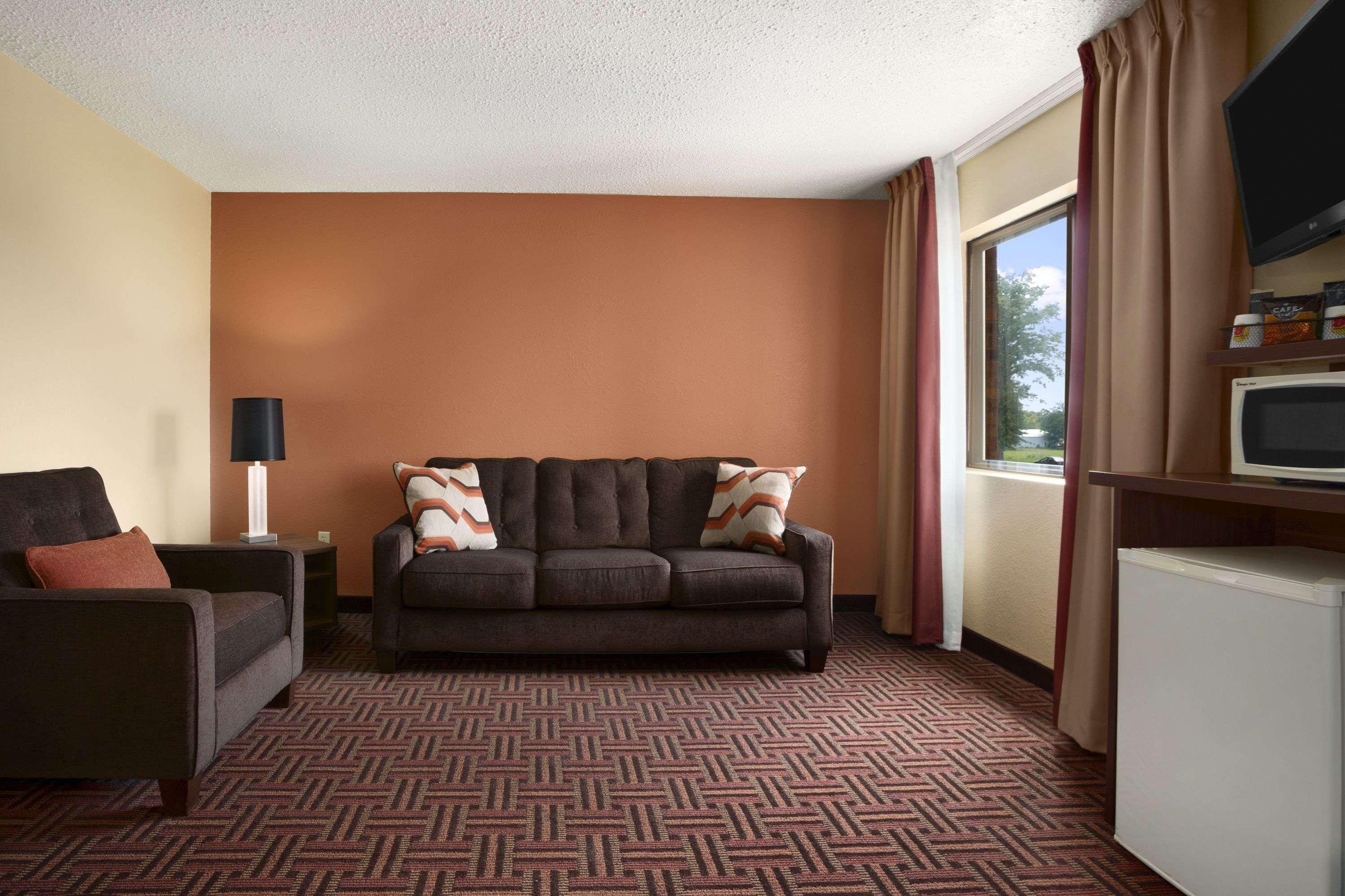 Super 8 By Wyndham Marion Motel Buitenkant foto